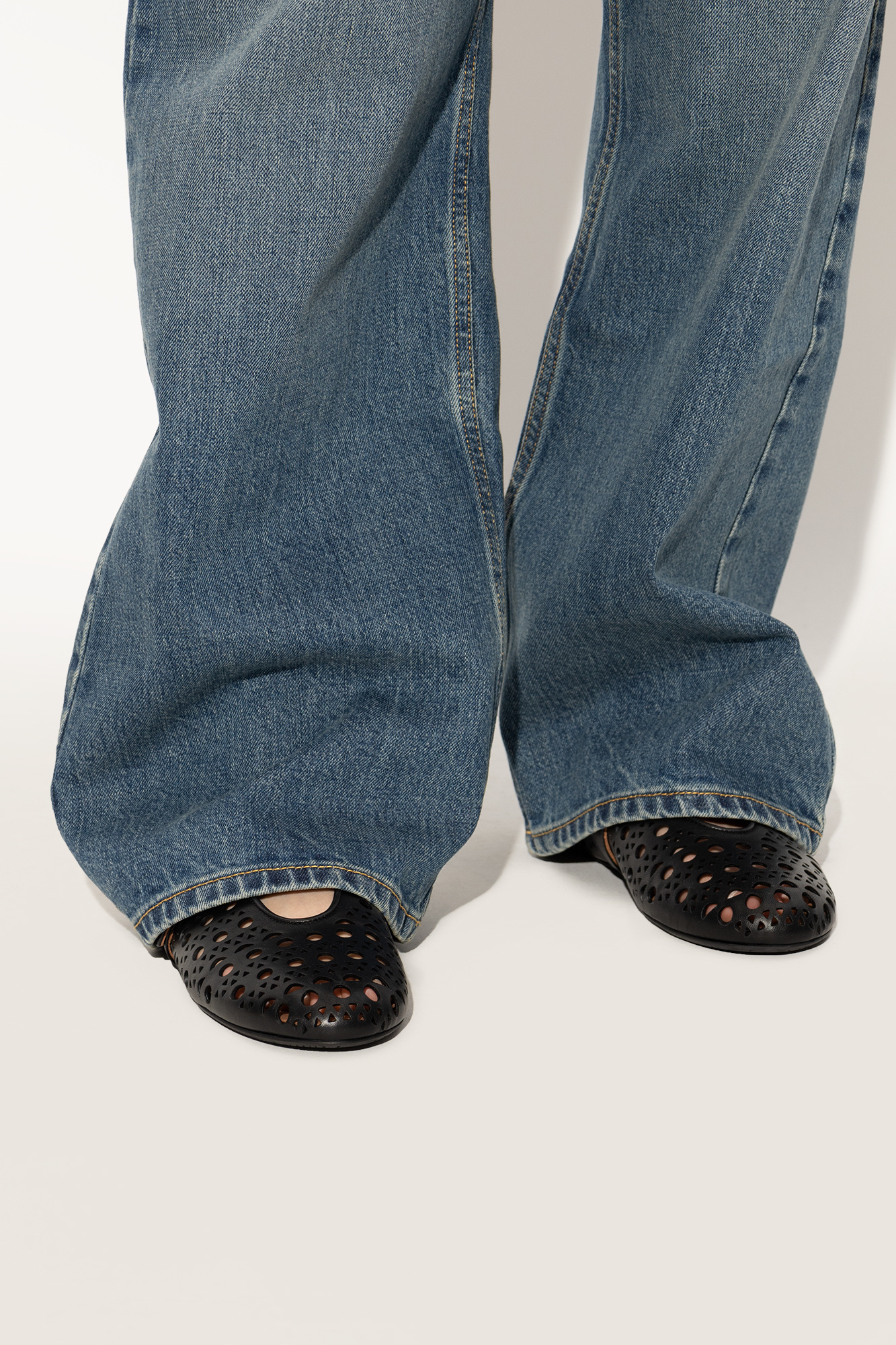 Alaïa Leather Ballet Flats In Black