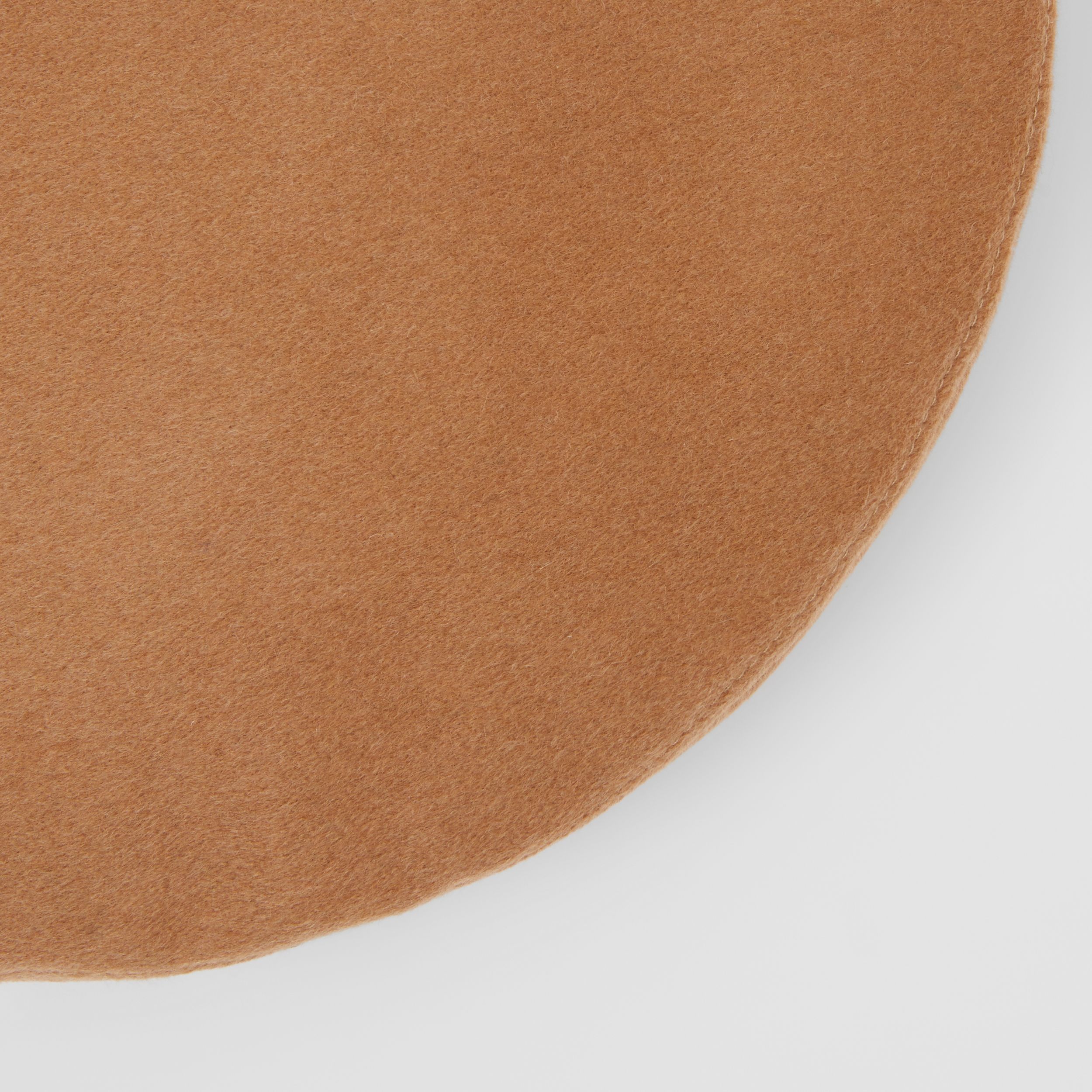 Burberry Drawstring Beret In Nude