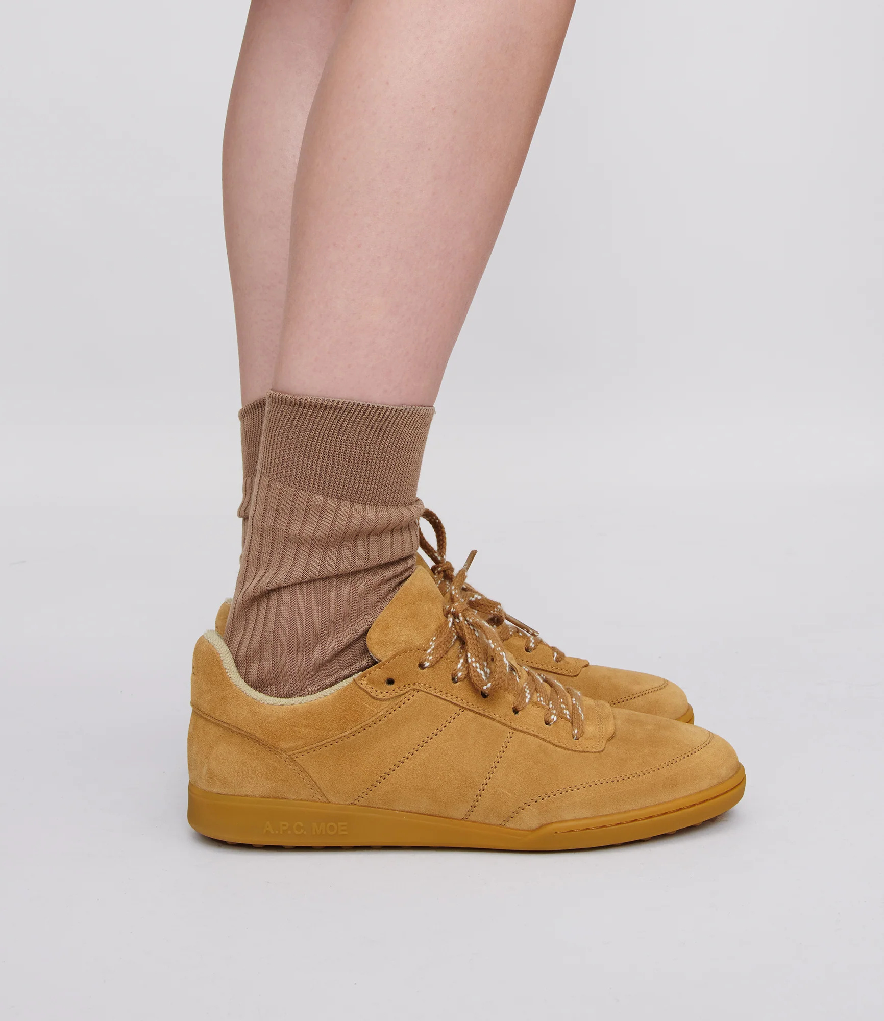 Apc Moe Sneakers In Brown