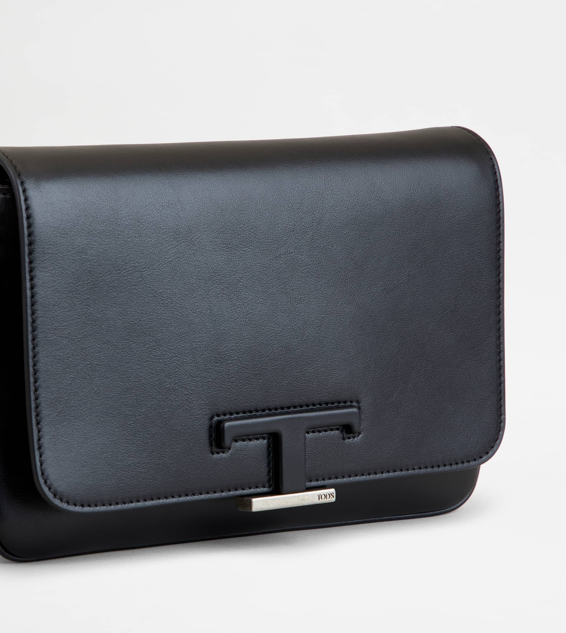Tod's T Timeless Crossbody Bag In Black