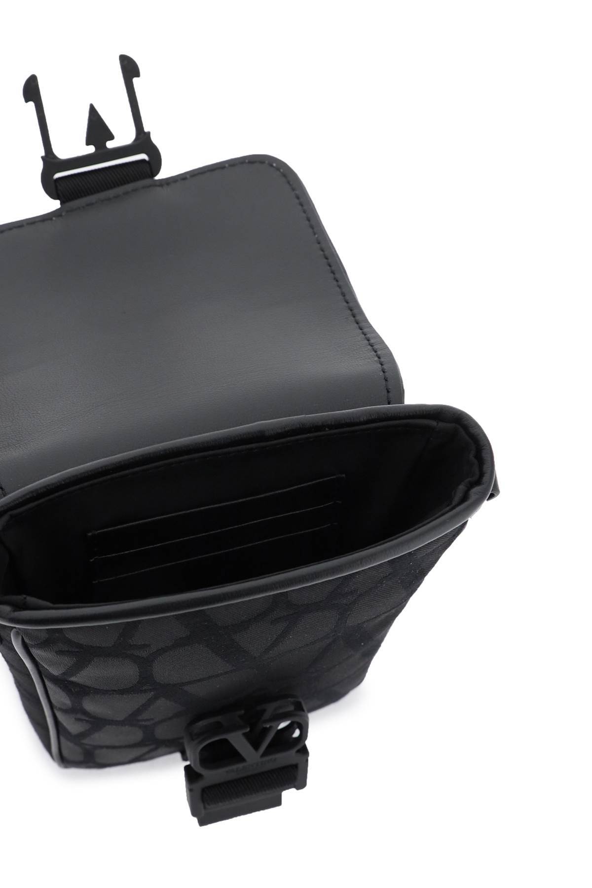 Valentino Toile Iconographe-print Messenger Bag In Black