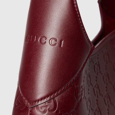 Gucci B Medium Shoulder Bag In Red