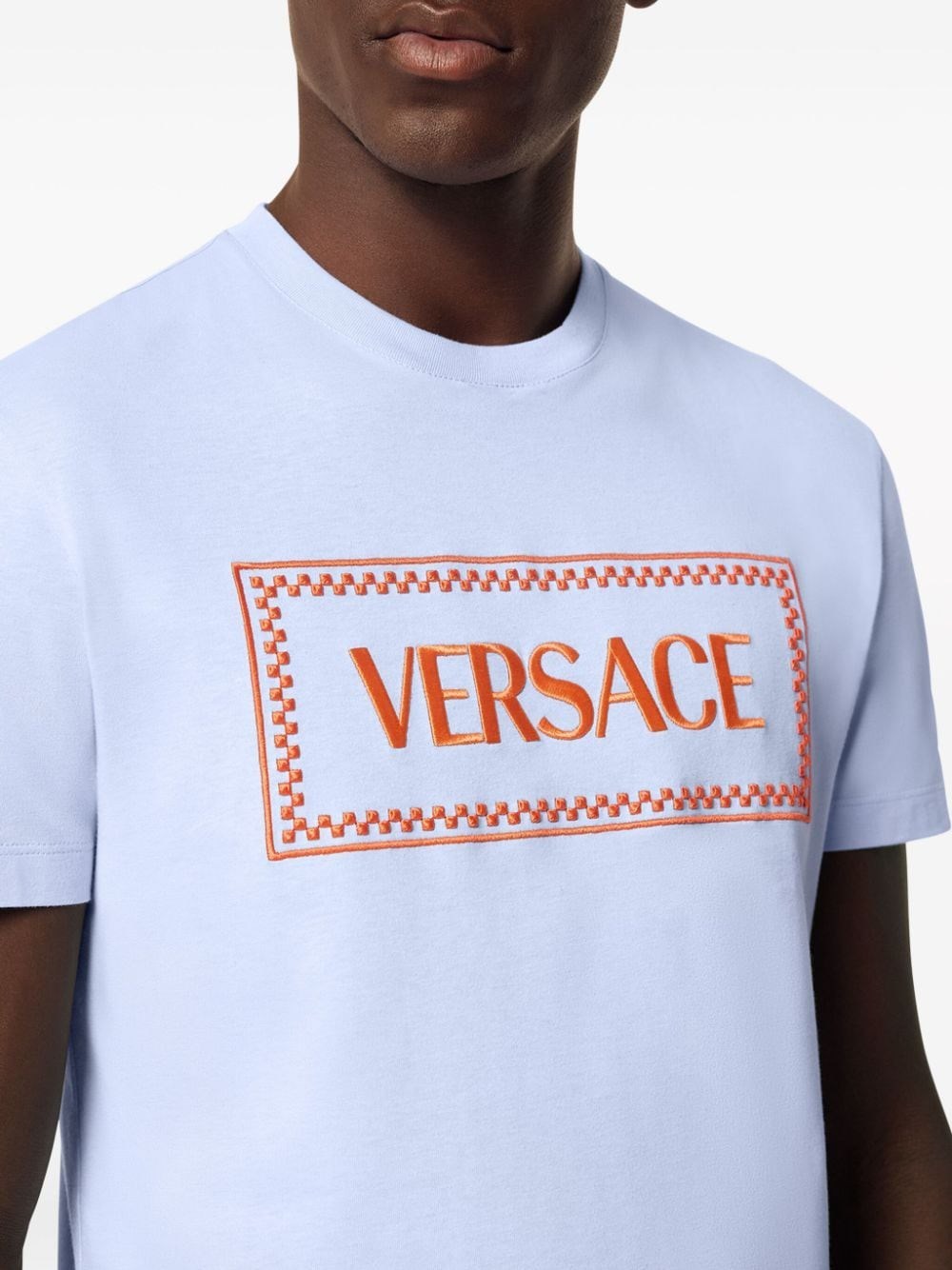 Versace Embroidered Logo T-shirt In Blue