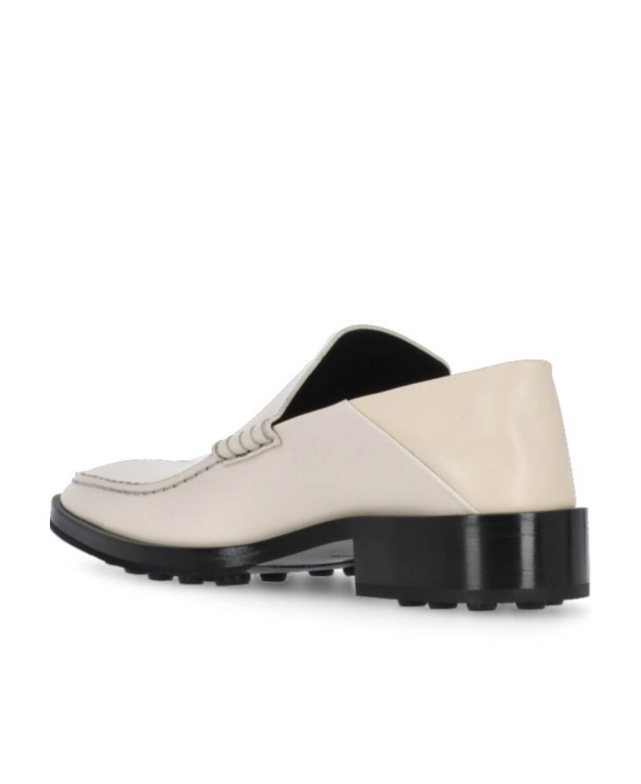 Jil Sander Off-white Pointed Toe Loafers In Nude