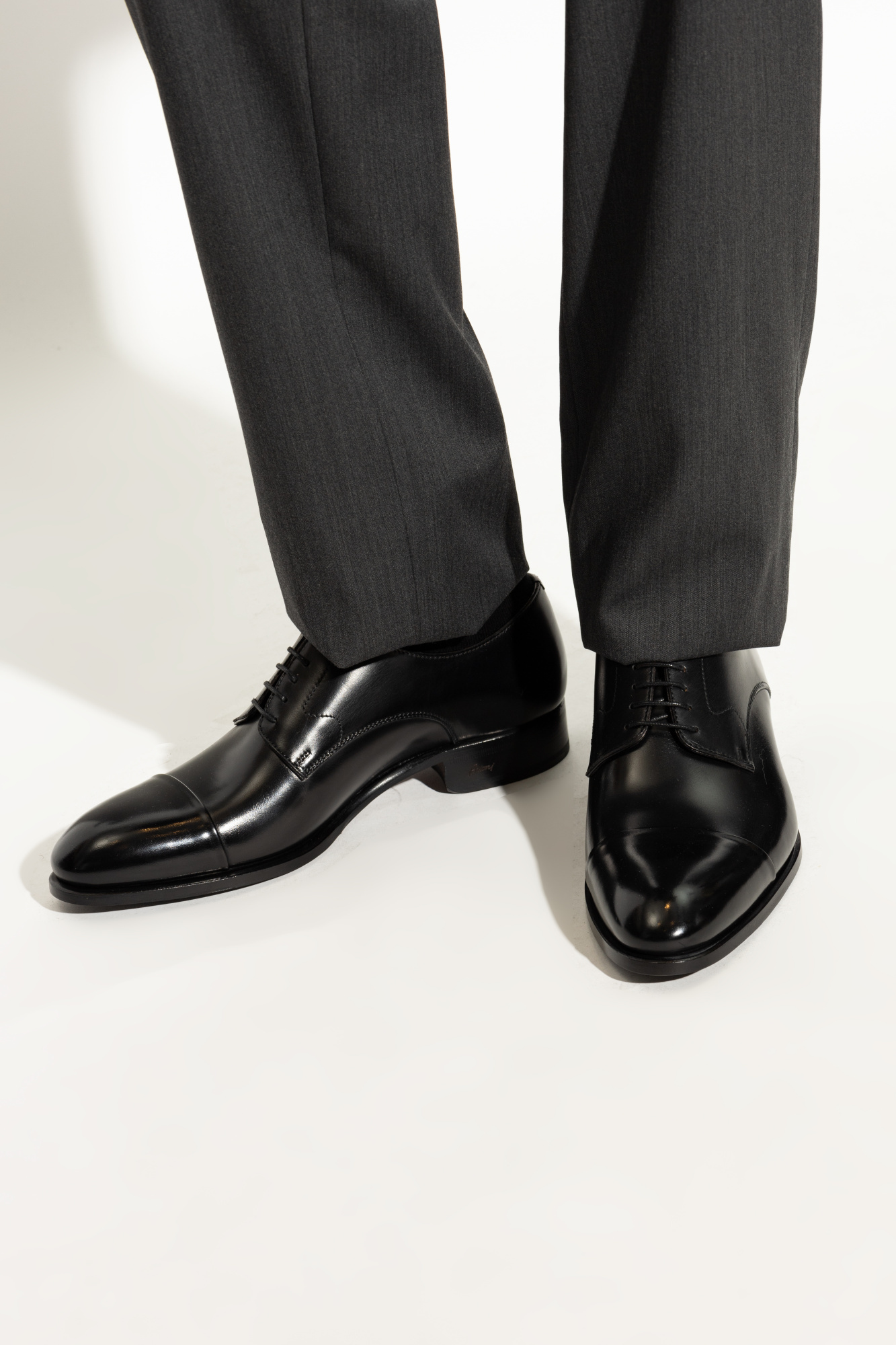 Brioni Leather Oxford Shoes In Black