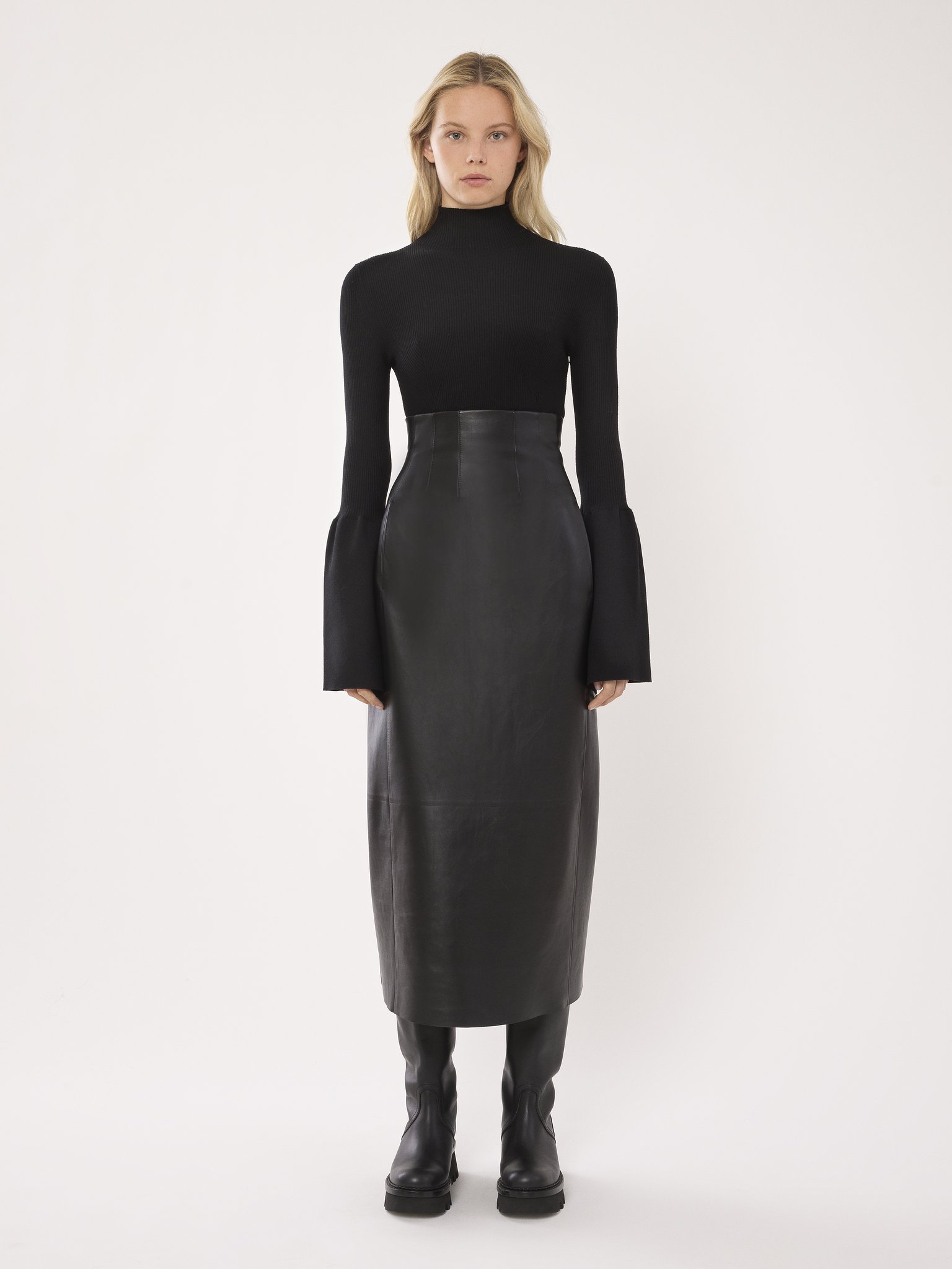 Chloé Bell-sleeves Ribbed Jumper In Black