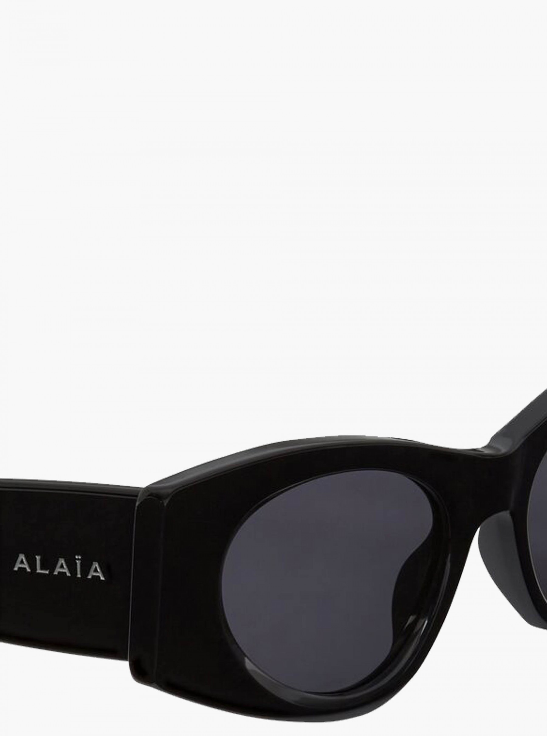 Alaïa Cat-eye Frame Sunglasses In Black