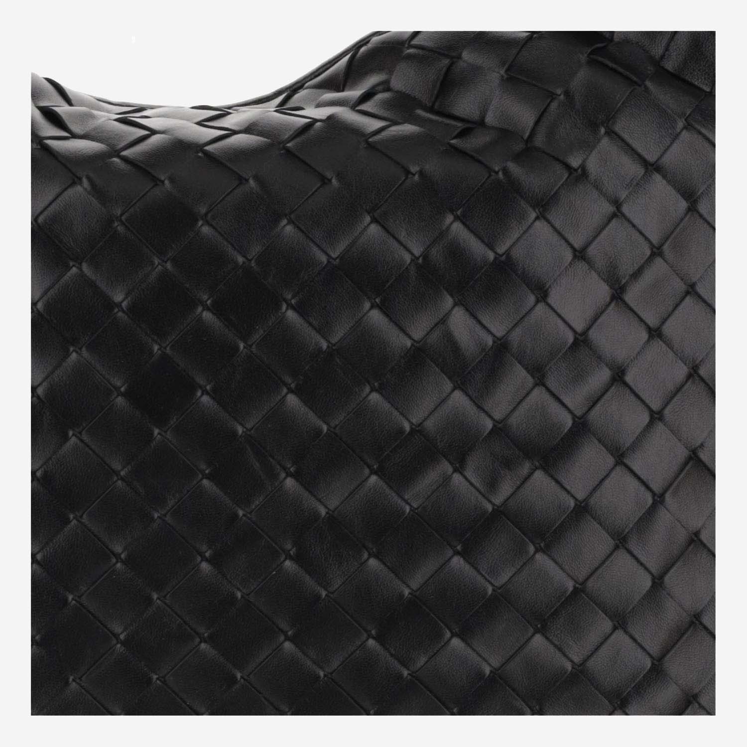 Bottega Veneta Knitted Handbag In Black
