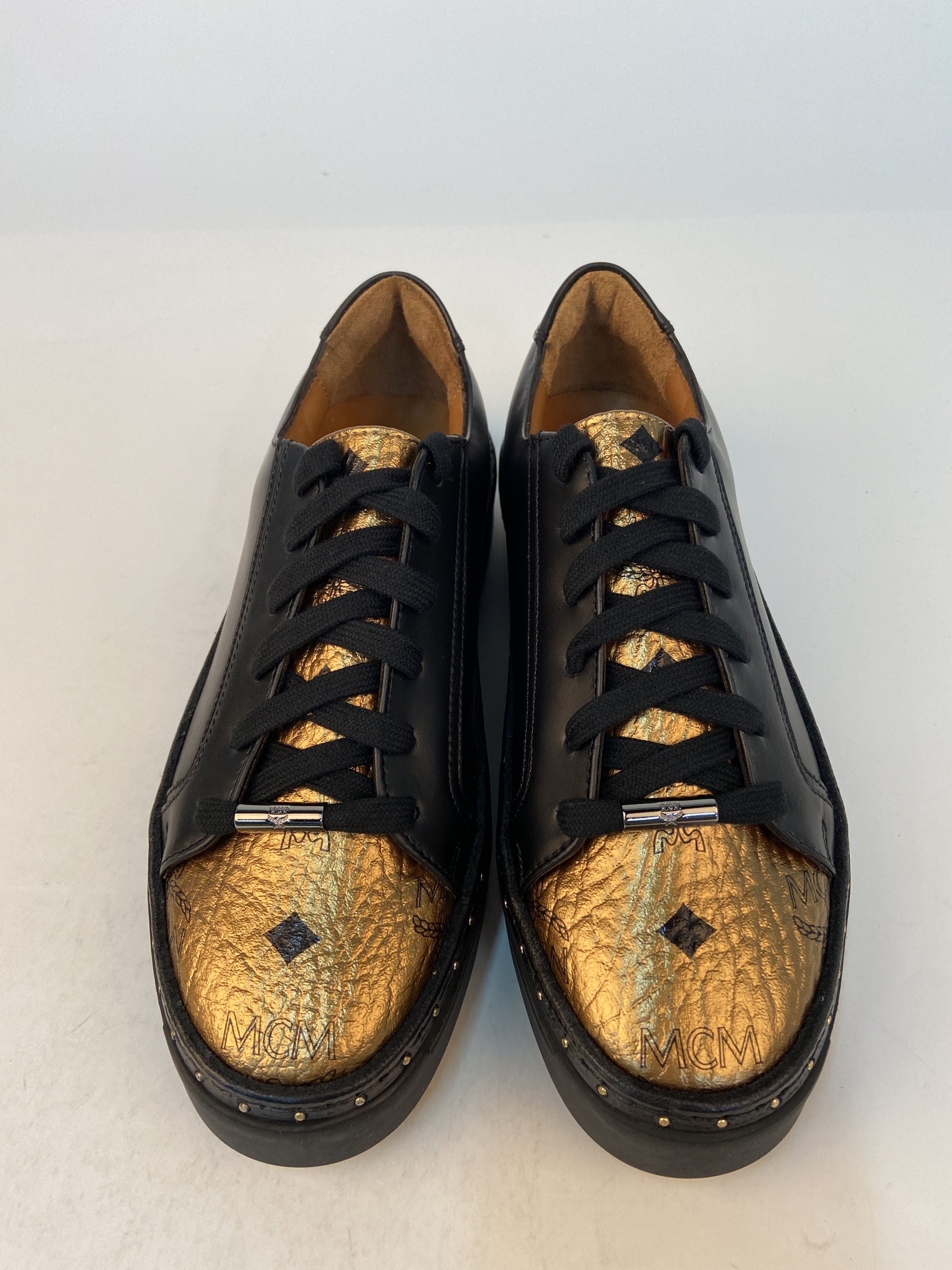 Mcm Logo Details Casual Sports Shoes In Black