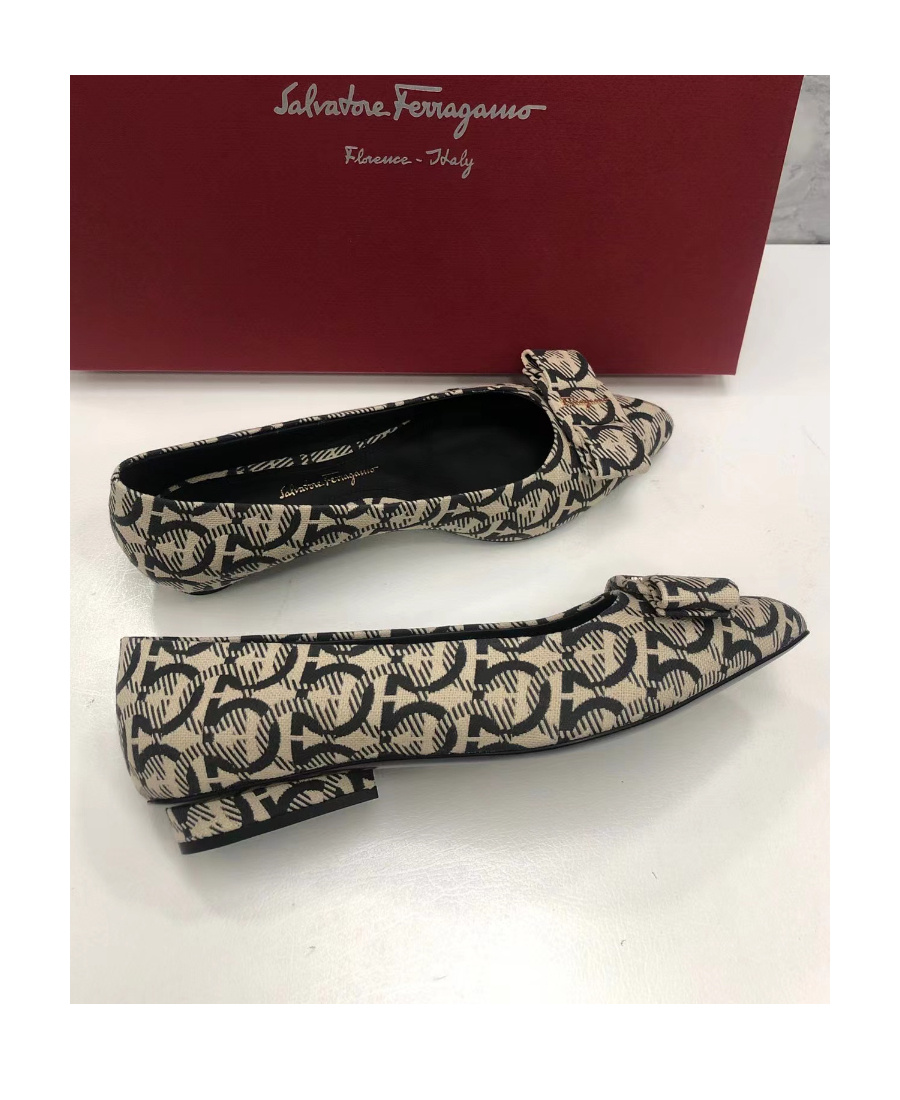 Ferragamo Viva Gancini Canvas Flat In Black