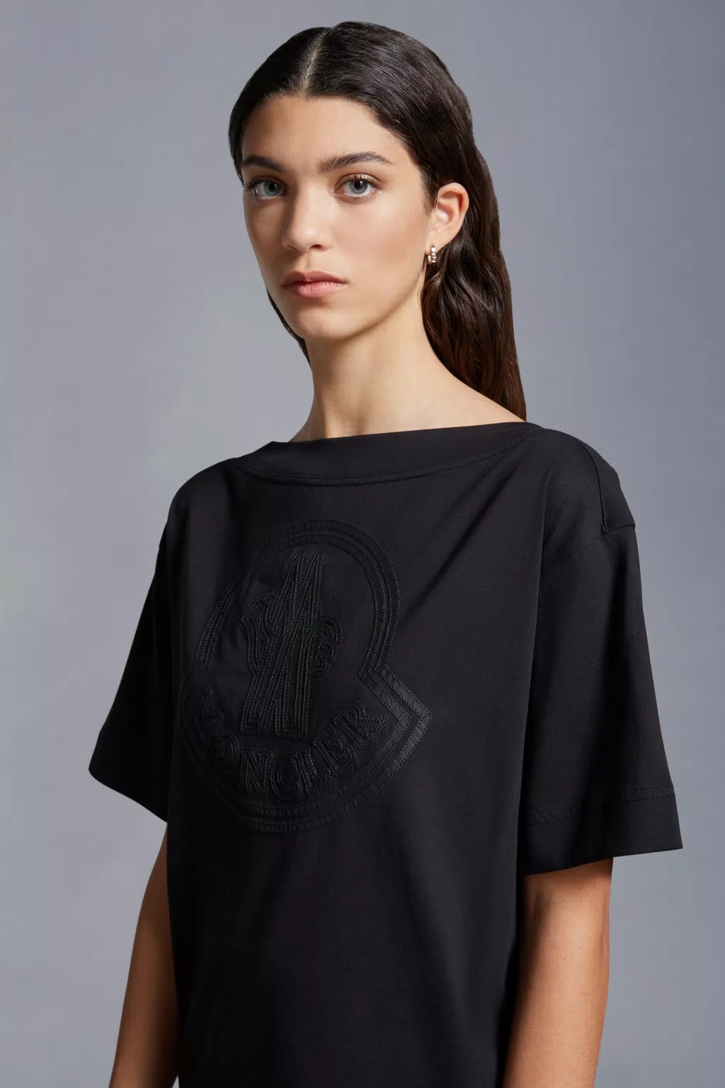 Moncler Embroidered Logo T-shirt In Black