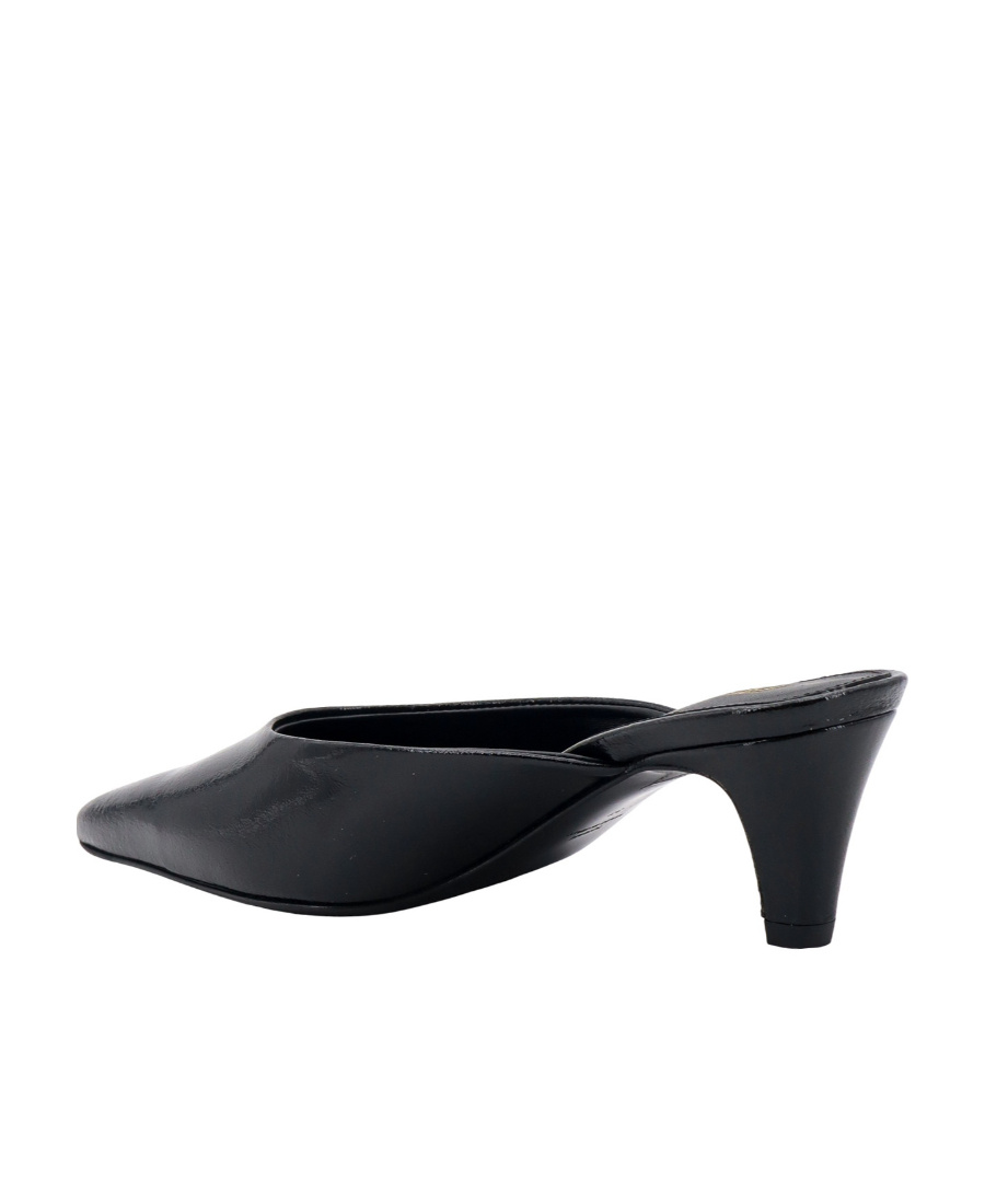 Totême The Patent 55 Pointed Mules In Black Calf Leather In Black