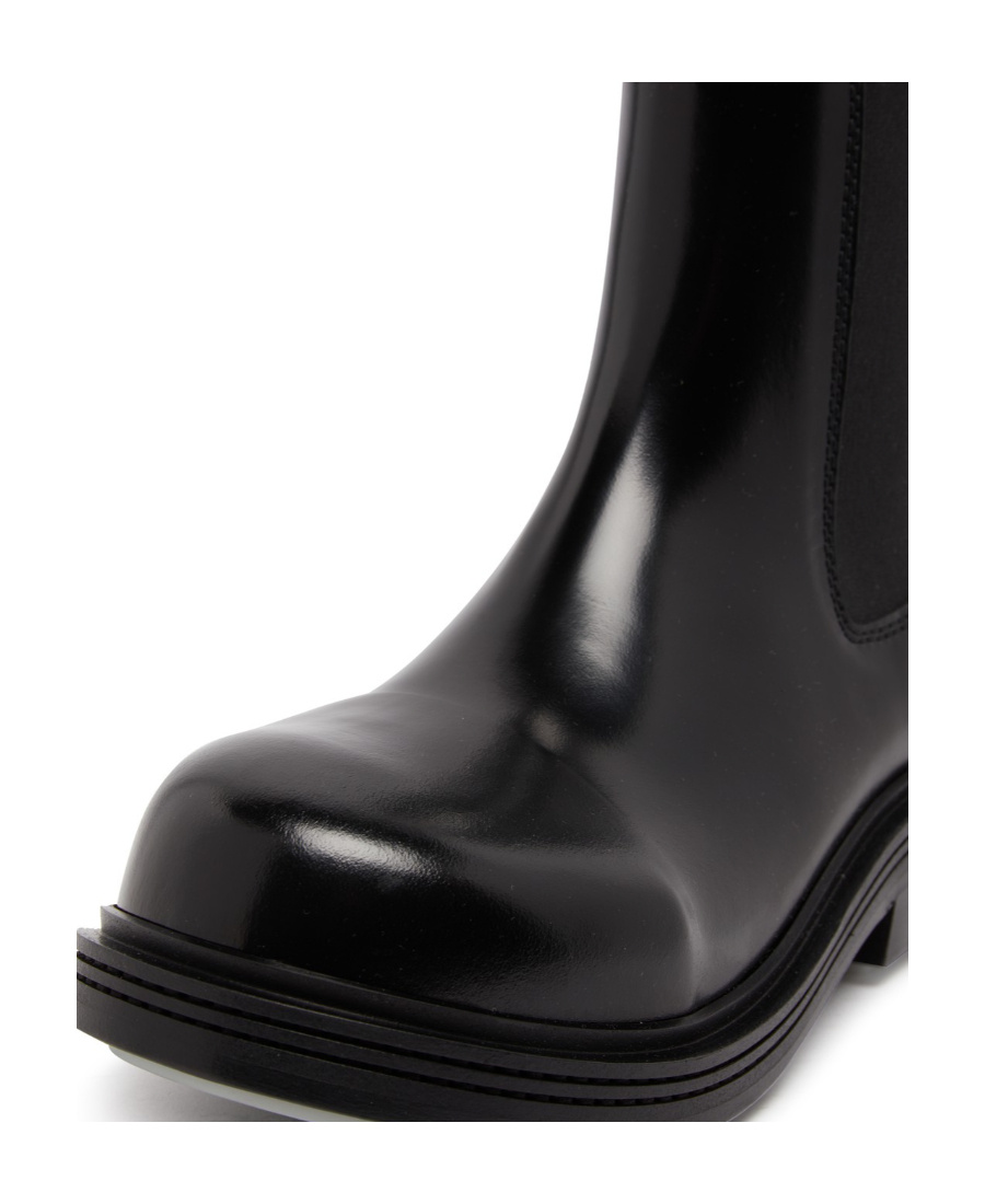 BOTTEGA VENETA ROUND-HEADED CHELSEA SHORT BOOTS