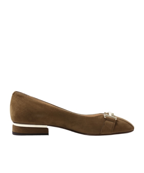 Tod's Round Head Low-heeled Shoes In Brown