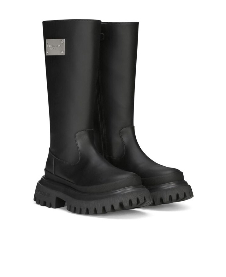 Dolce & Gabbana Logo Plaque Leather Boots In Black