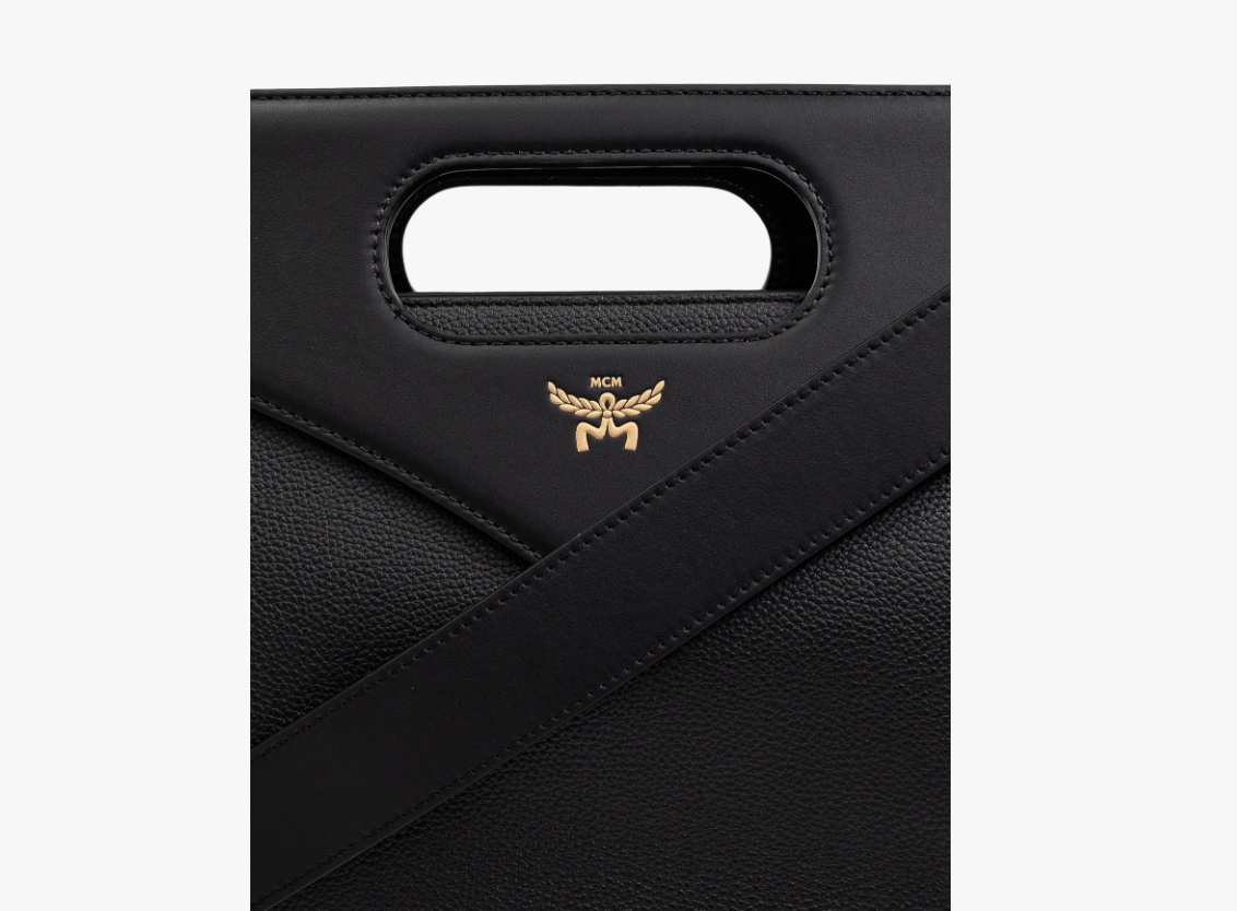 Mcm Logo Details Shoulder Bag In Black