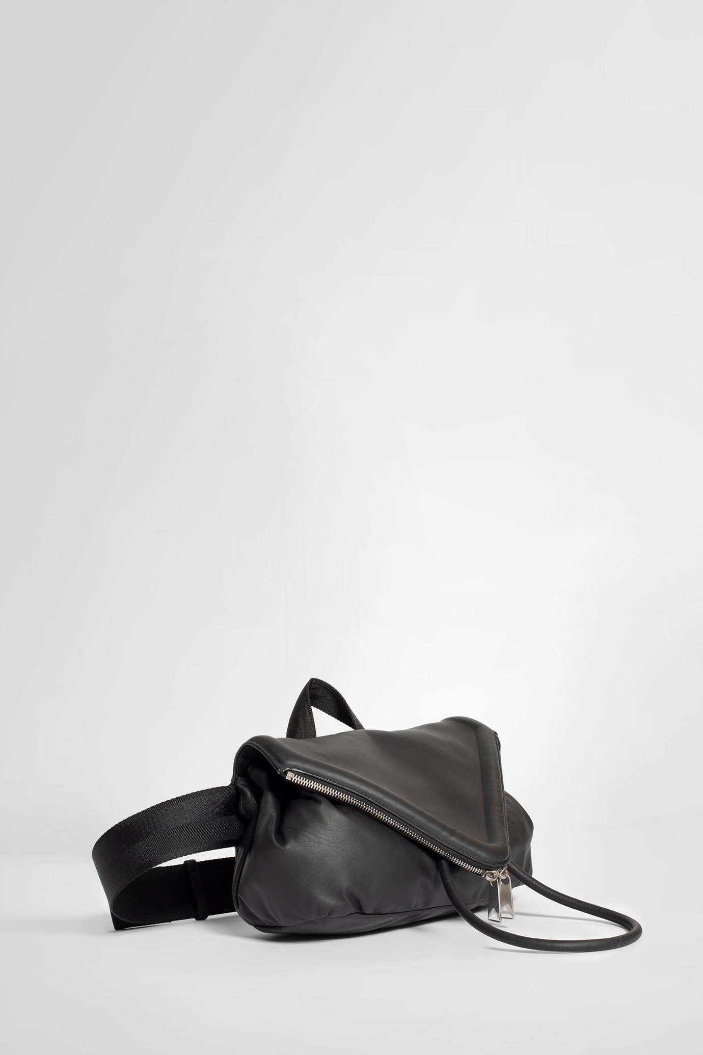 Bottega Veneta Leather Belt Bag In Black