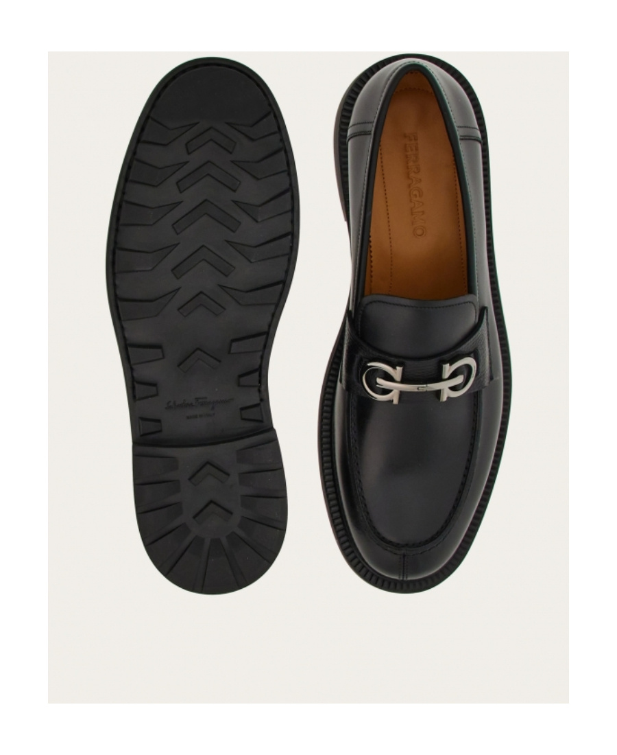 Ferragamo Gancini-plaque Patent Loafers In Black