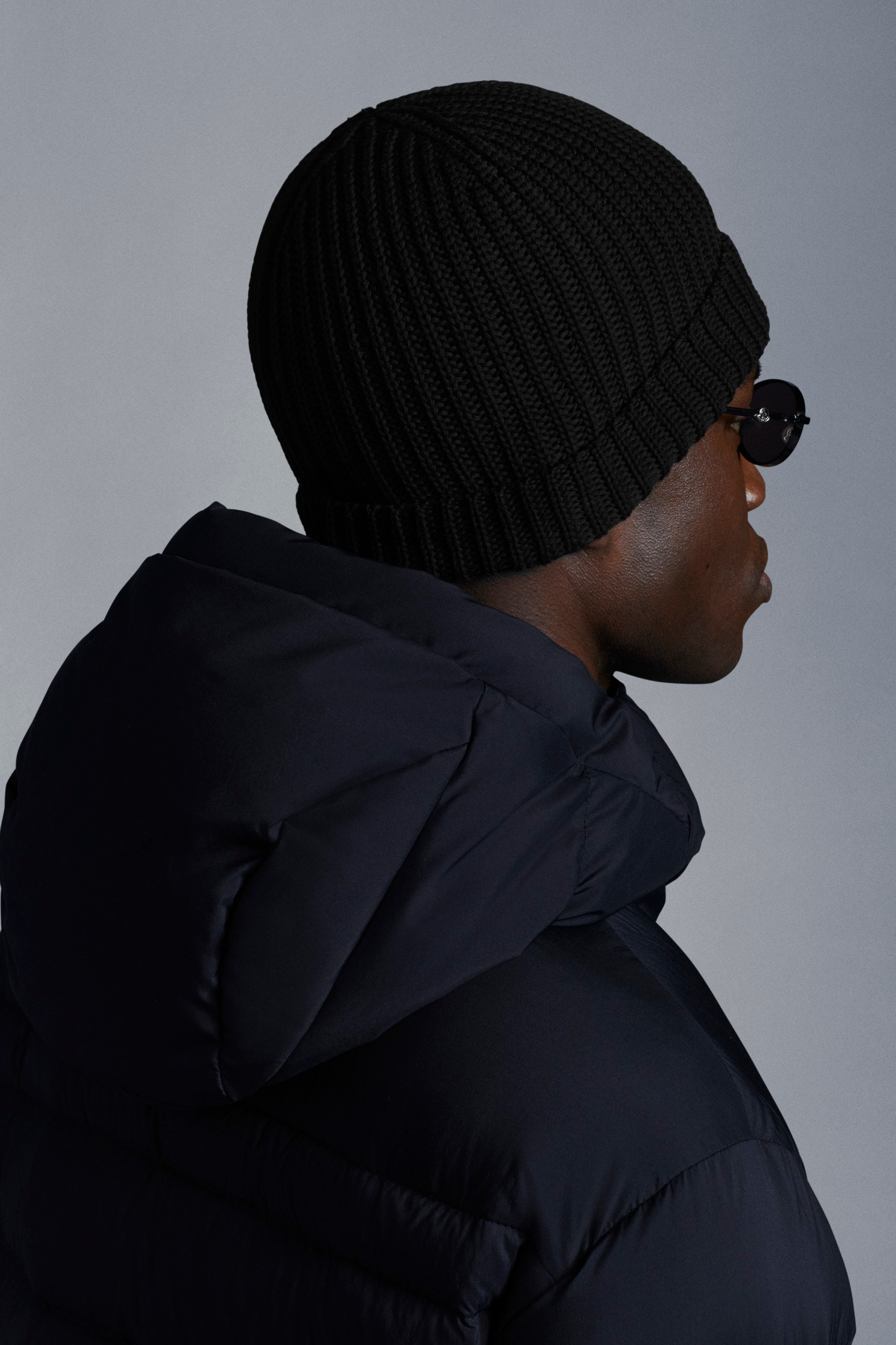 Moncler Logo-patch Knitted Beanie In Black