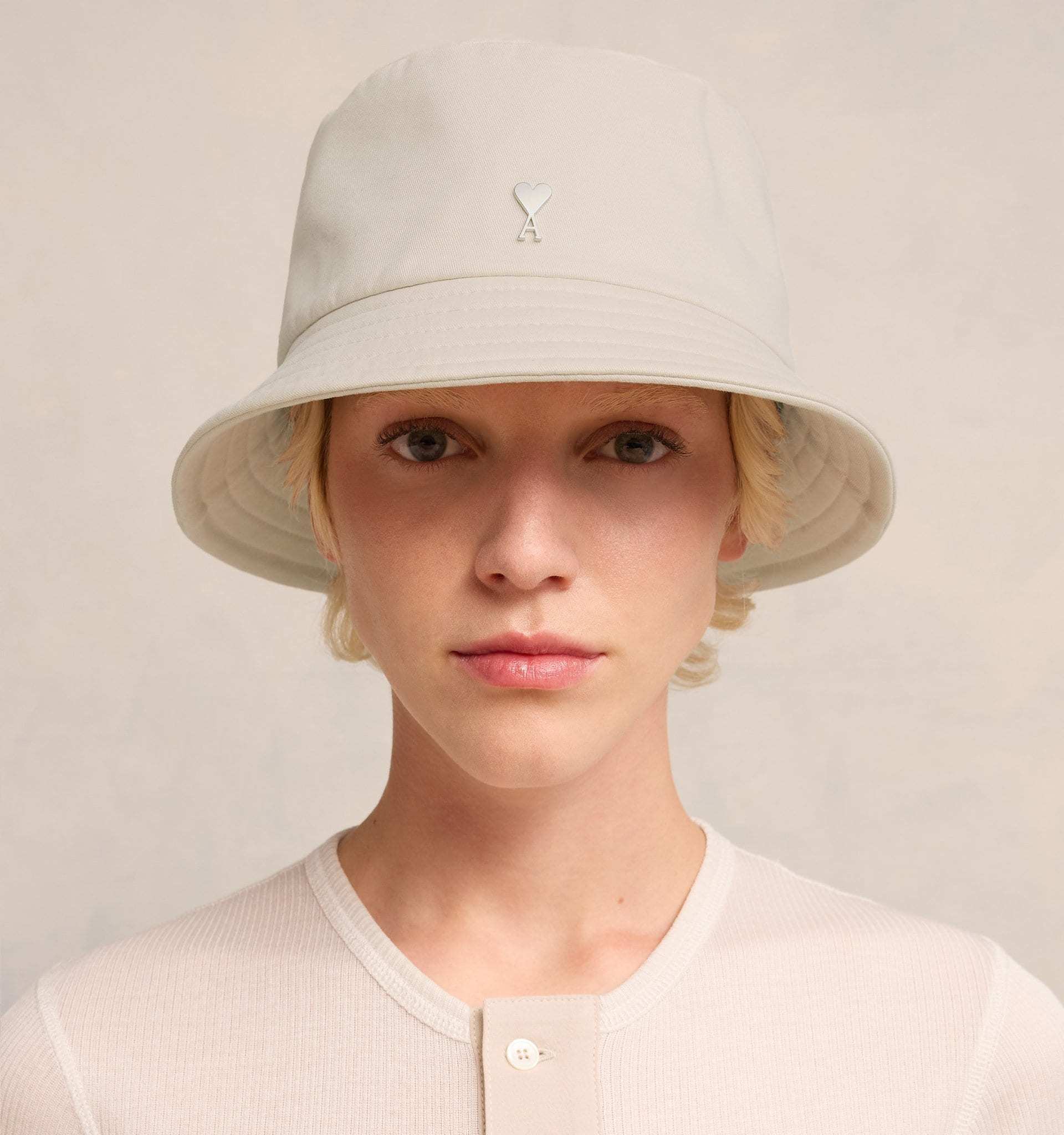 Ami Alexandre Mattiussi Ami Ami-de-coeur Logo Plaque Bucket Hat In Nude