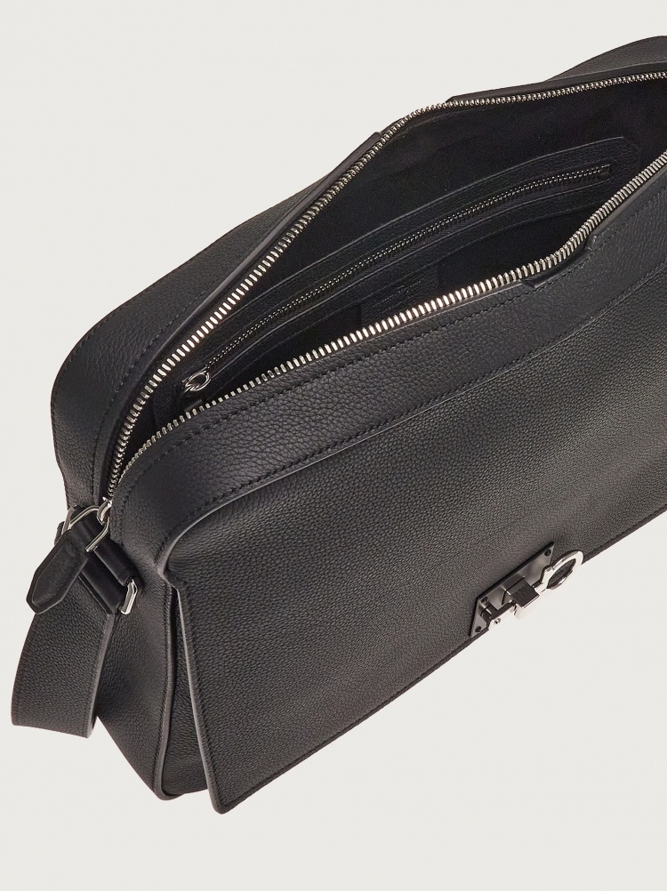 FERRAGAMO ZIPPERED SHOULDER BAG