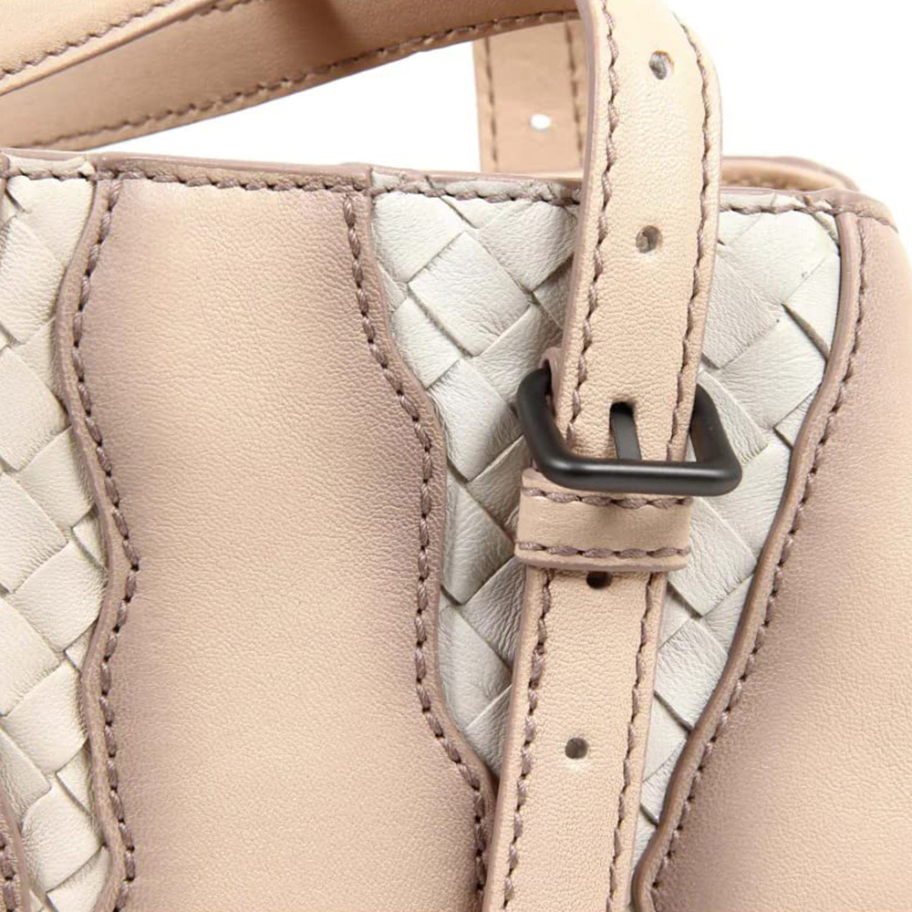 Bottega Veneta Color Blocking Handbag In Nude
