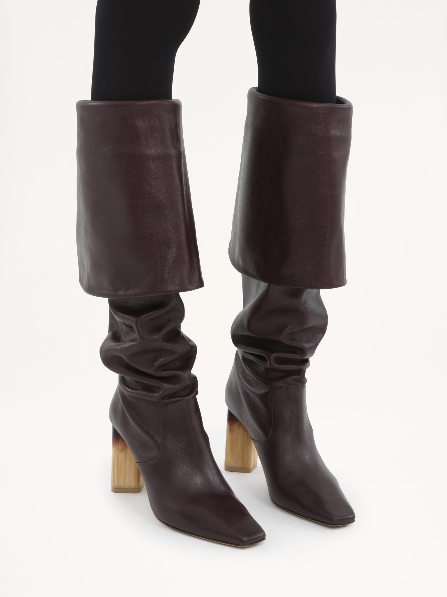 Chloé Georgia Fold-over Leather Knee Boots In Black
