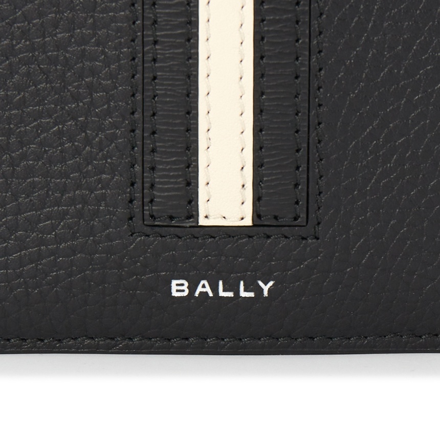 Bally Leather Wallet With Bi-fold Design And Textured Finish In Black