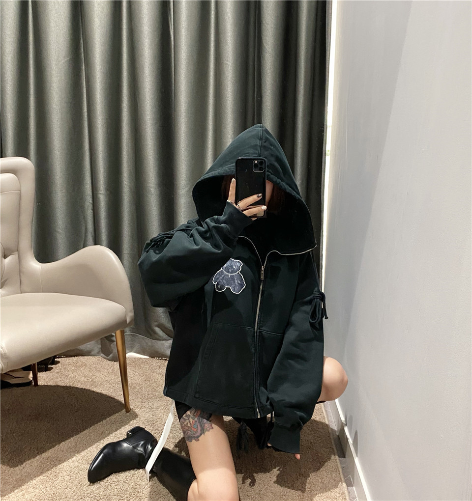 We11 Done Bear With A Hat And Casual Jacket In Black
