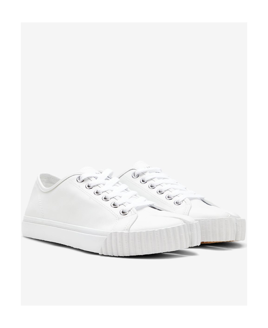 Maison Margiela Minimalist White Low-top Sneakers With Split-toe Design In Animal Print