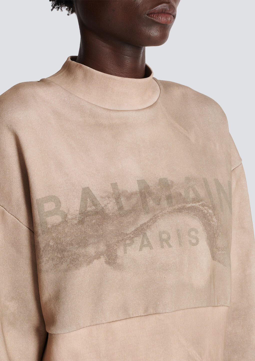 Balmain Logo-print Cropped Sweatshirt In Nude