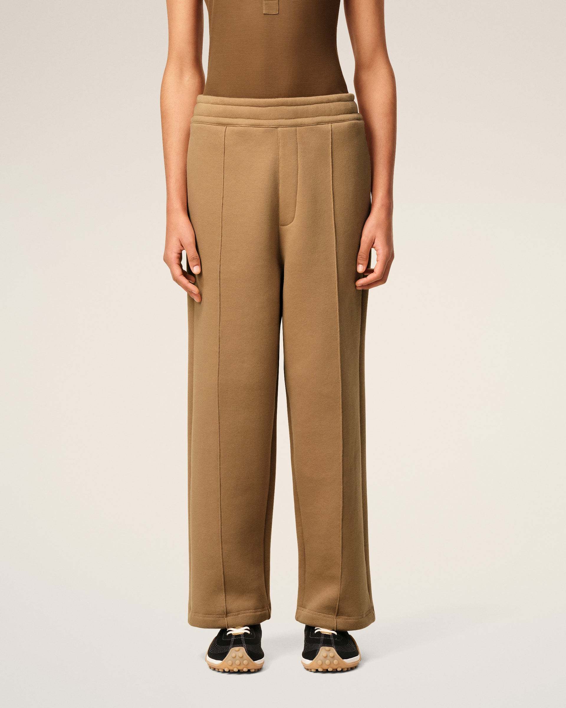 Ami Alexandre Mattiussi Ami Paris Camel Ami Paris De Coeur Joggers In Brown