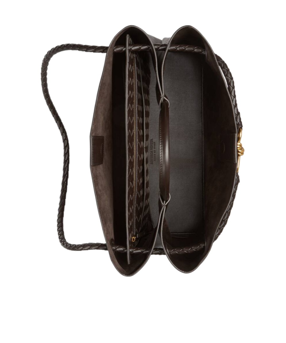 Bottega Veneta Large Andiamo Shoulder Bag In Black