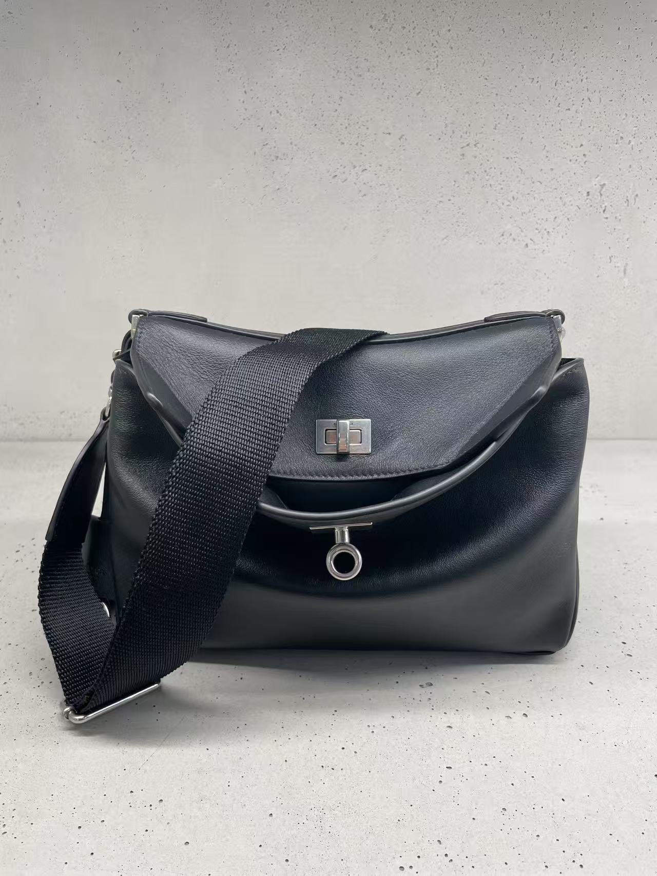 Balenciaga Rodeo Small Messenger Bag In Black