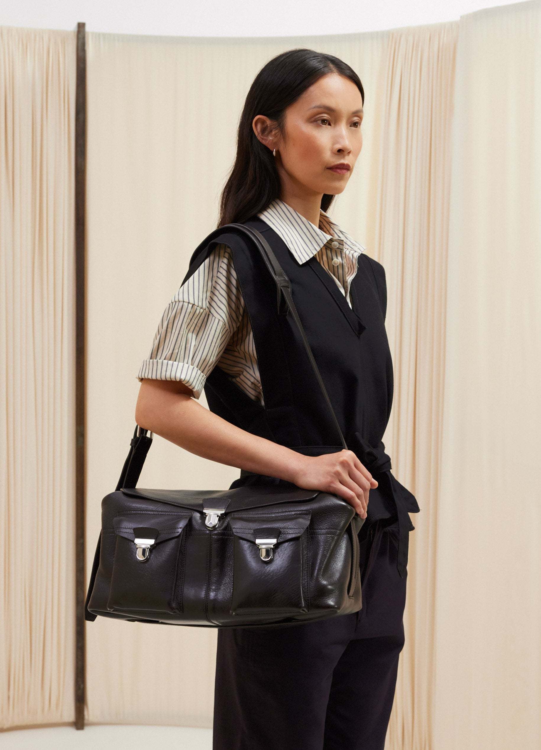 Lemaire Weekend Gear Leather Crossbody Bag With Pockets In Black