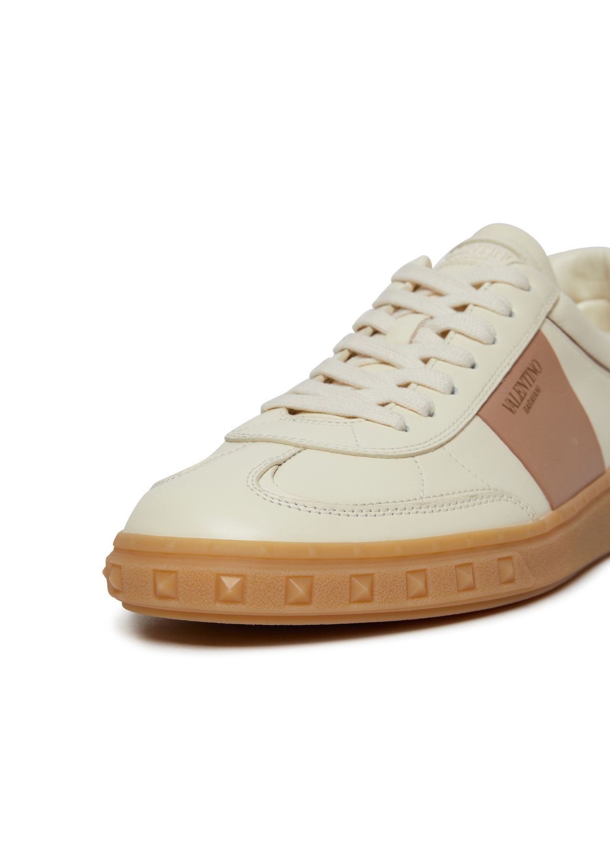 Shop Valentino Upvillage Low-cut Casual Shoes In White