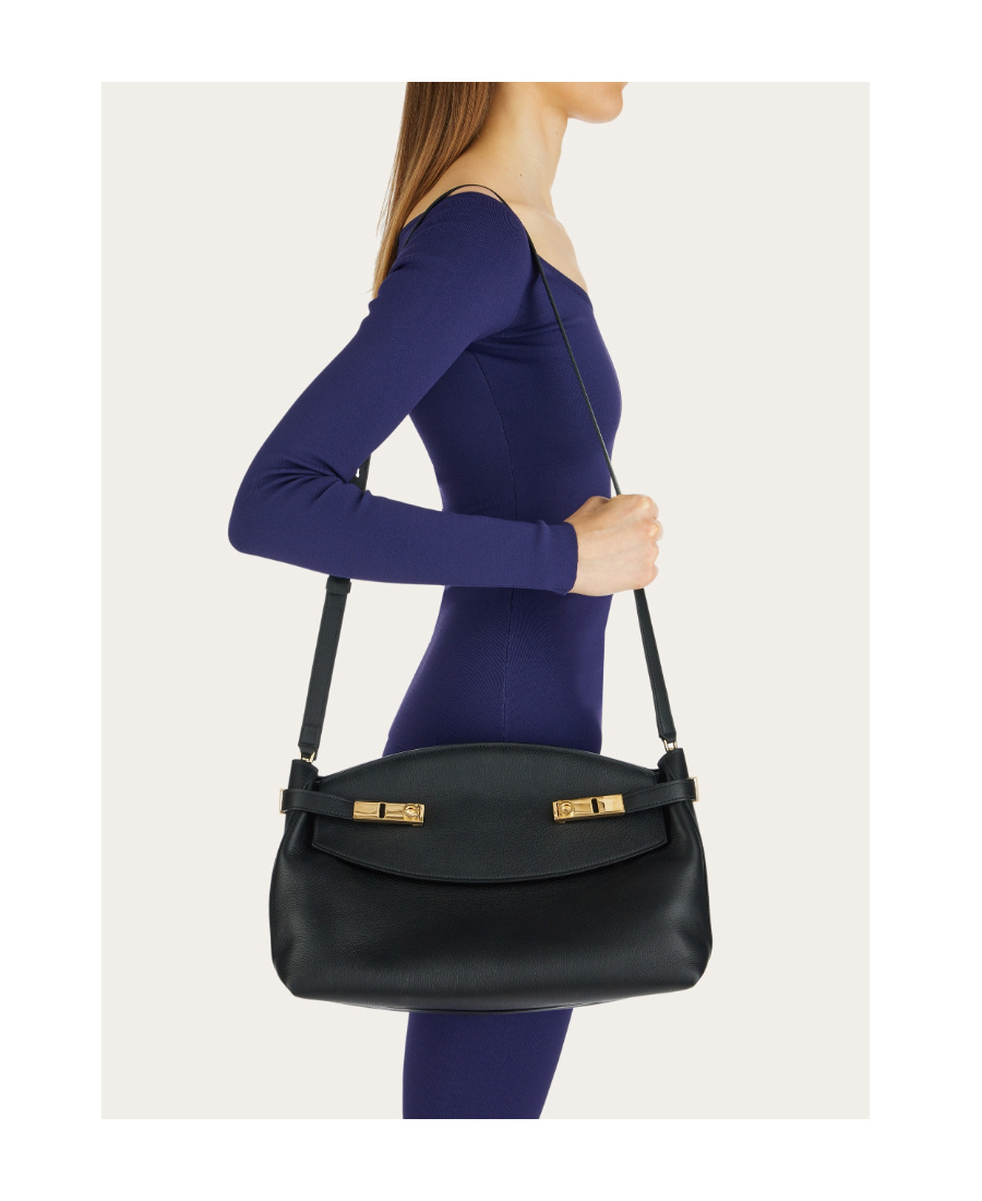 Ferragamo Hug Shoulder Bag In Black