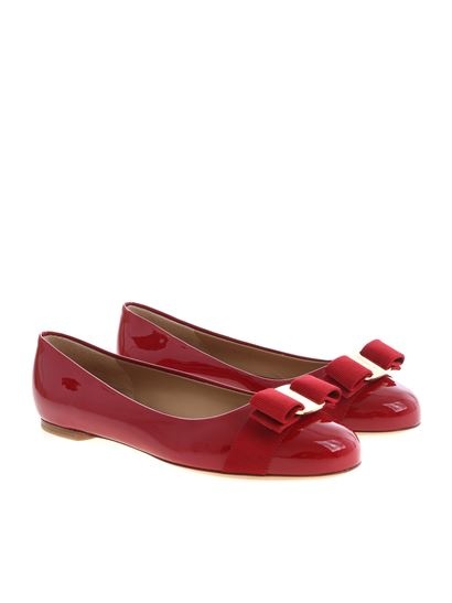 Ferragamo Varina Patent Leather Bow Ballerina Flats In Red