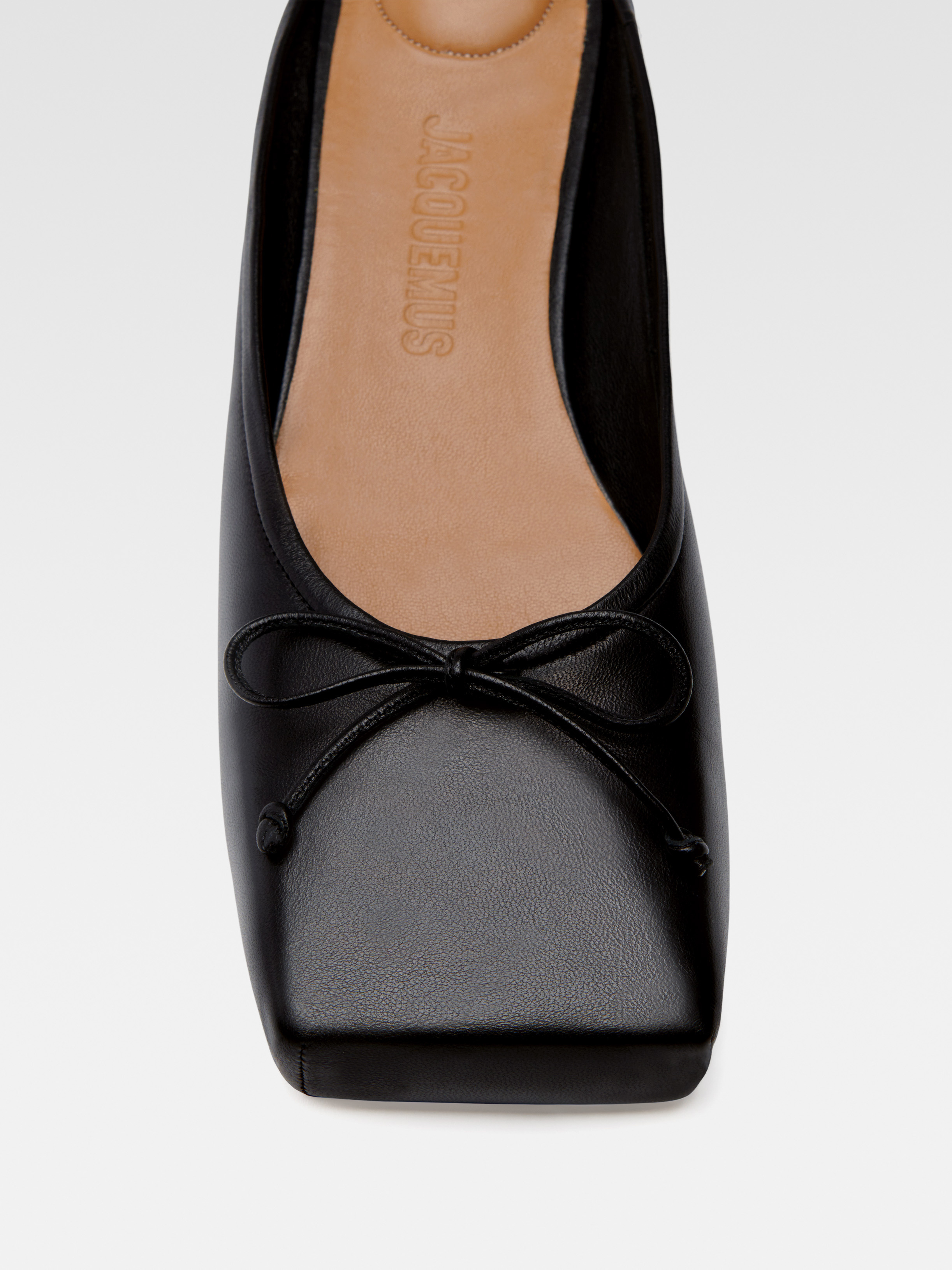 Jacquemus Les Mules Plates Leather Ballet Flat In Black