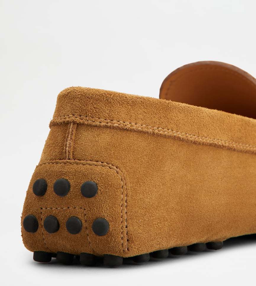 Tod's Round Head Loafer Shoes In Brown