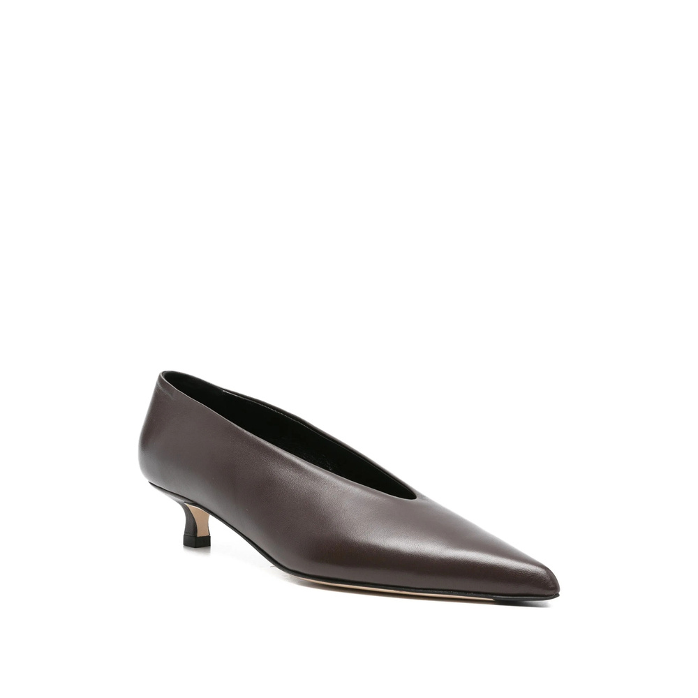 Aeyde Pointed Low Heels In Brown