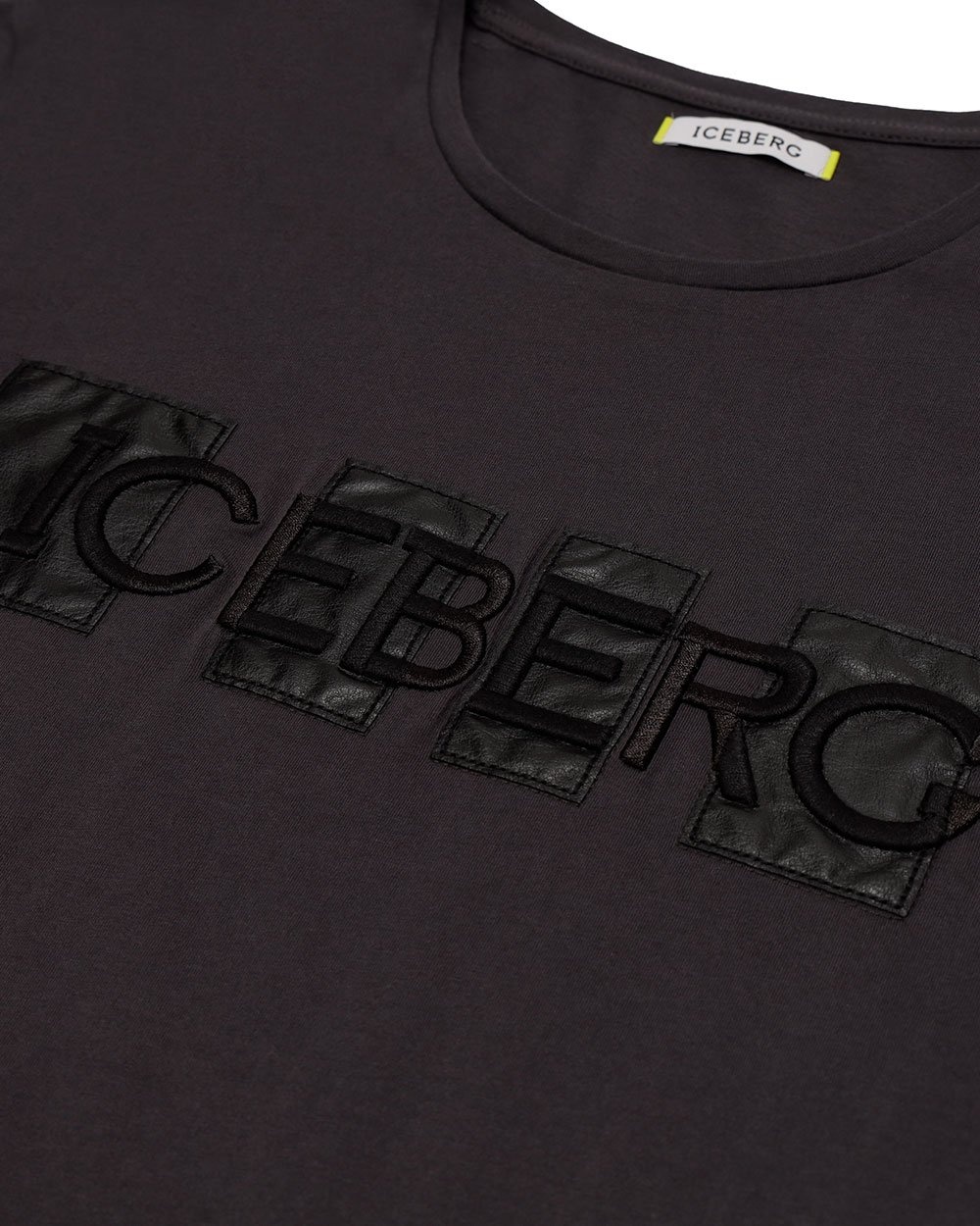 Iceberg Round-necked Logo T-shirt In Black