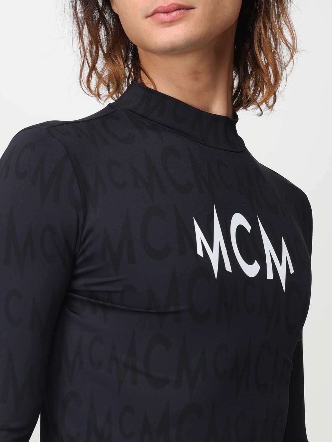 Mcm Logo Printed Long Sleeved T-shirt In Black