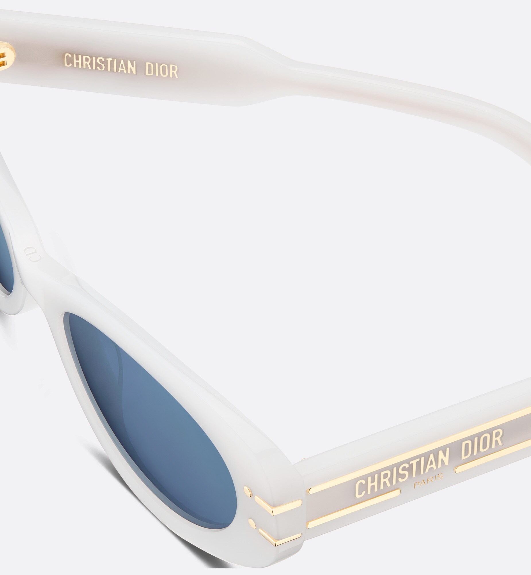 Shop Dior Signature B8u In White