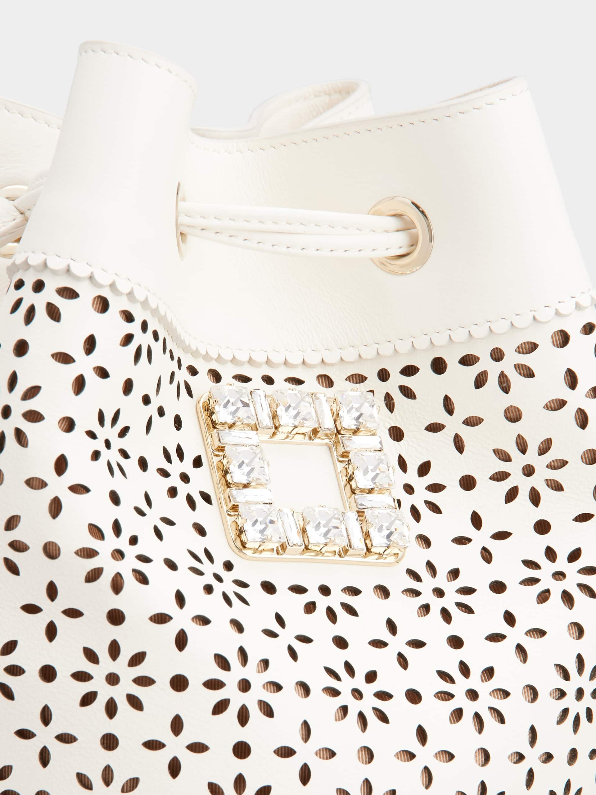 Roger Vivier Très Vivier Bucket Bag In Leather In White