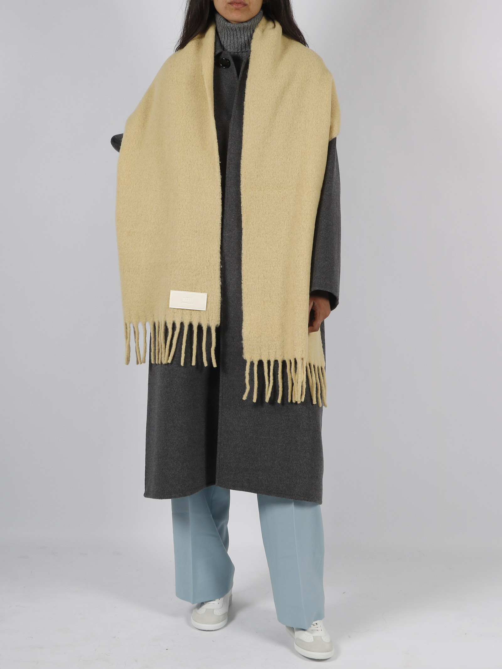 Ami Alexandre Mattiussi Ami Paris Logo Patch Fringed Edge Scarf In Green