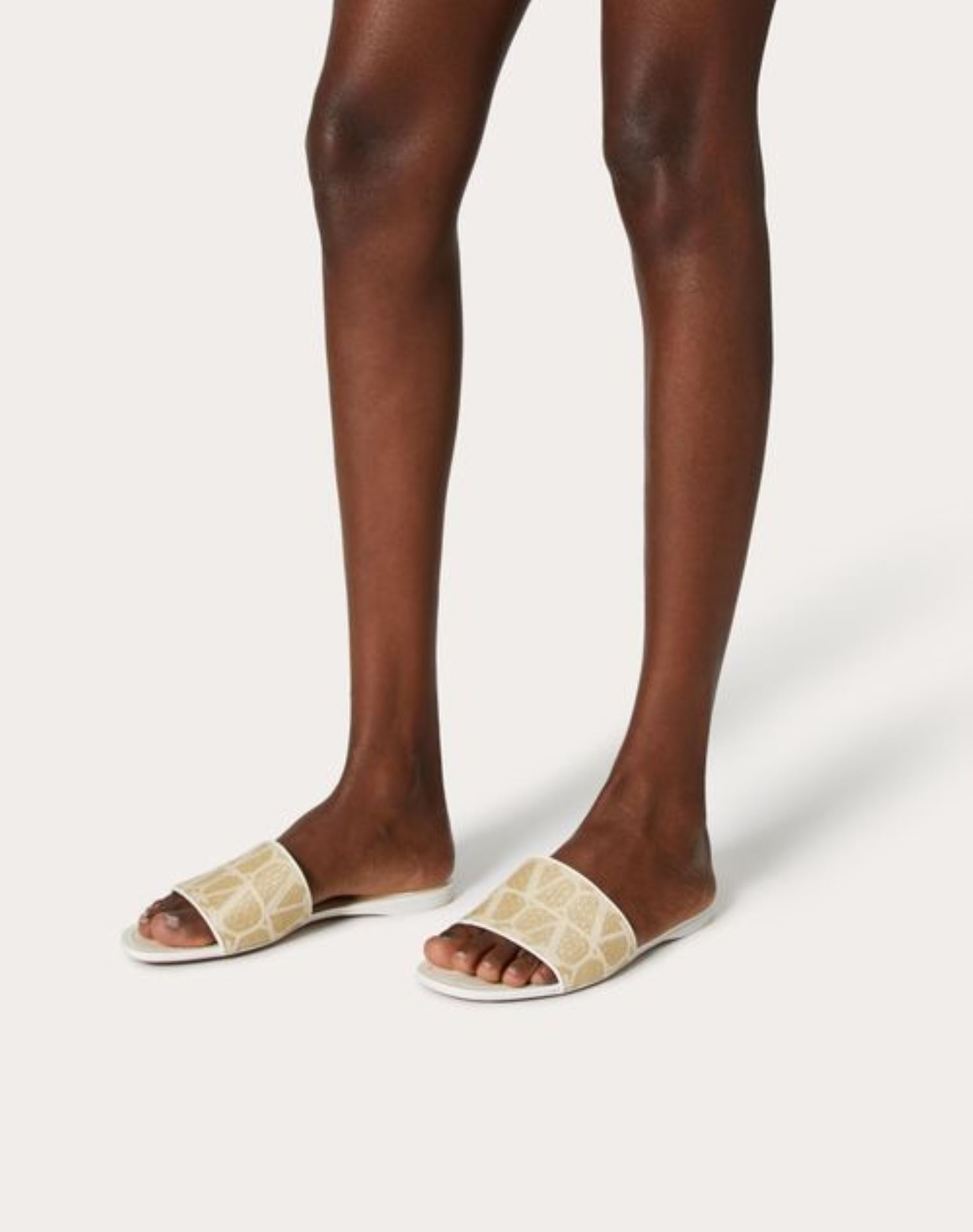 Valentino Sandalo Slide In Rafia Toile Iconographe In Nude