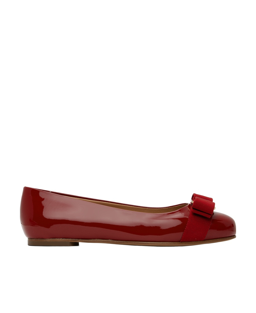 Ferragamo Varina Patent Leather Bow Ballerina Flats In Brown