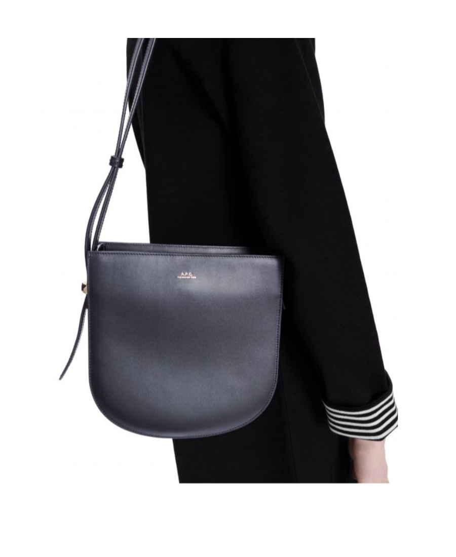 Apc Geneve Leather Shoulder Bag In Black