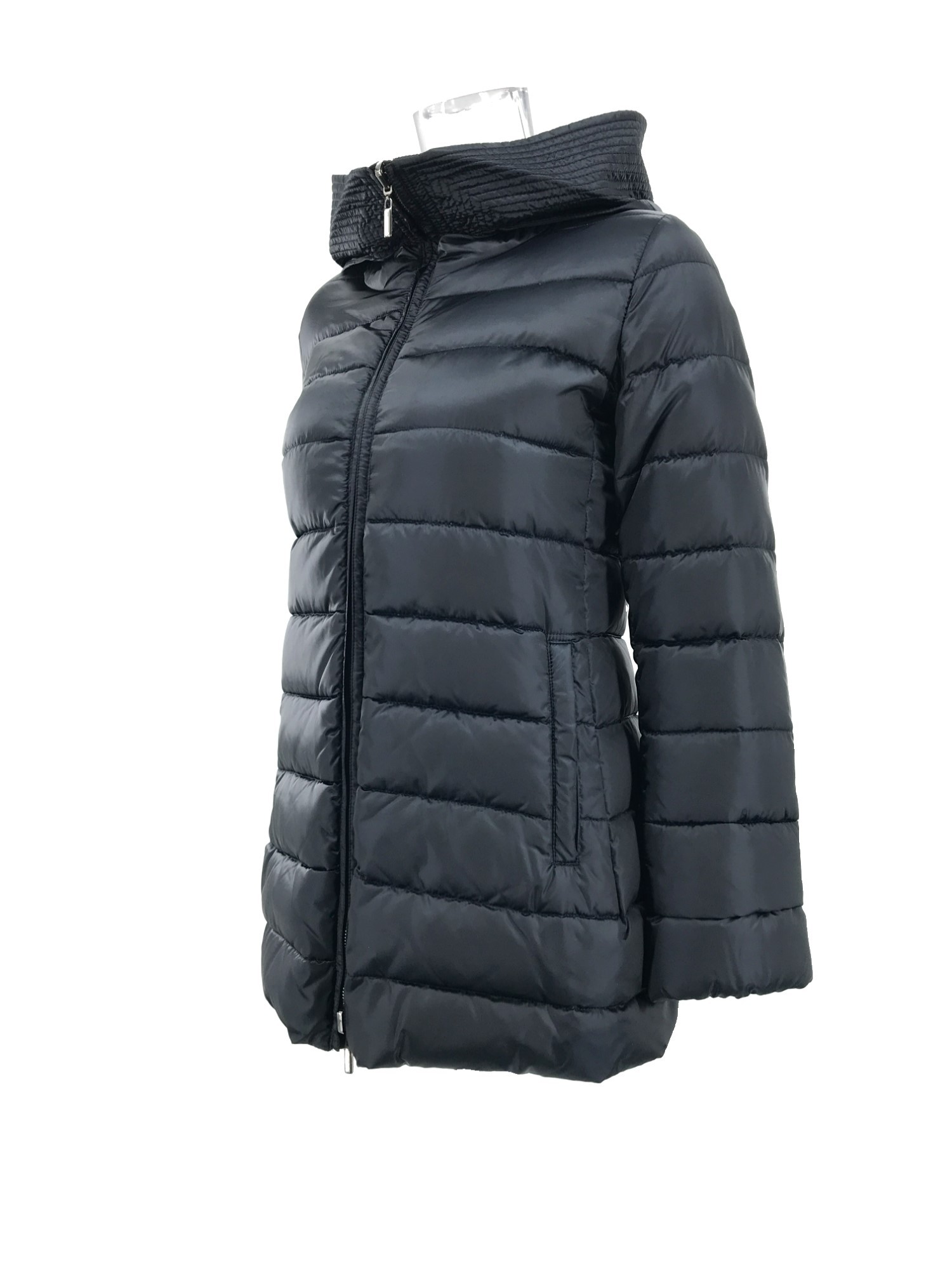 Max Mara Long-sleeved Hooded Down Jacket In Black